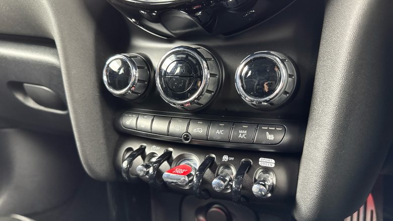 MINI Hatchback 1.5 Cooper Sport Premium 5dr Auto Petrol Hatchback